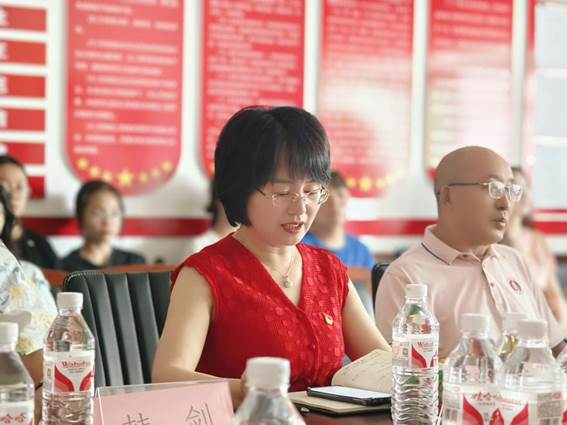 249e12d3caf4b2c120af7fcb6282d91